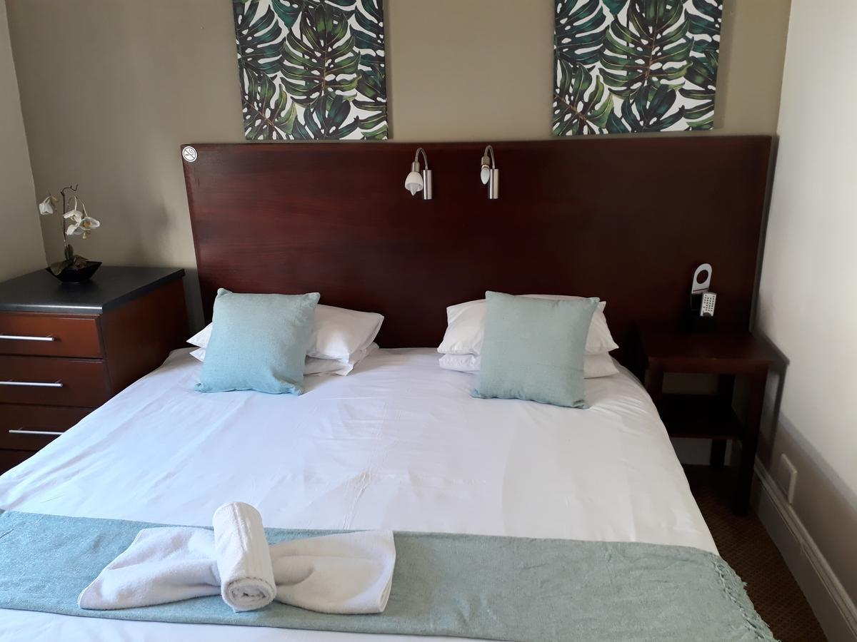 The Vic Hotel Port Elizabeth Bagian luar foto