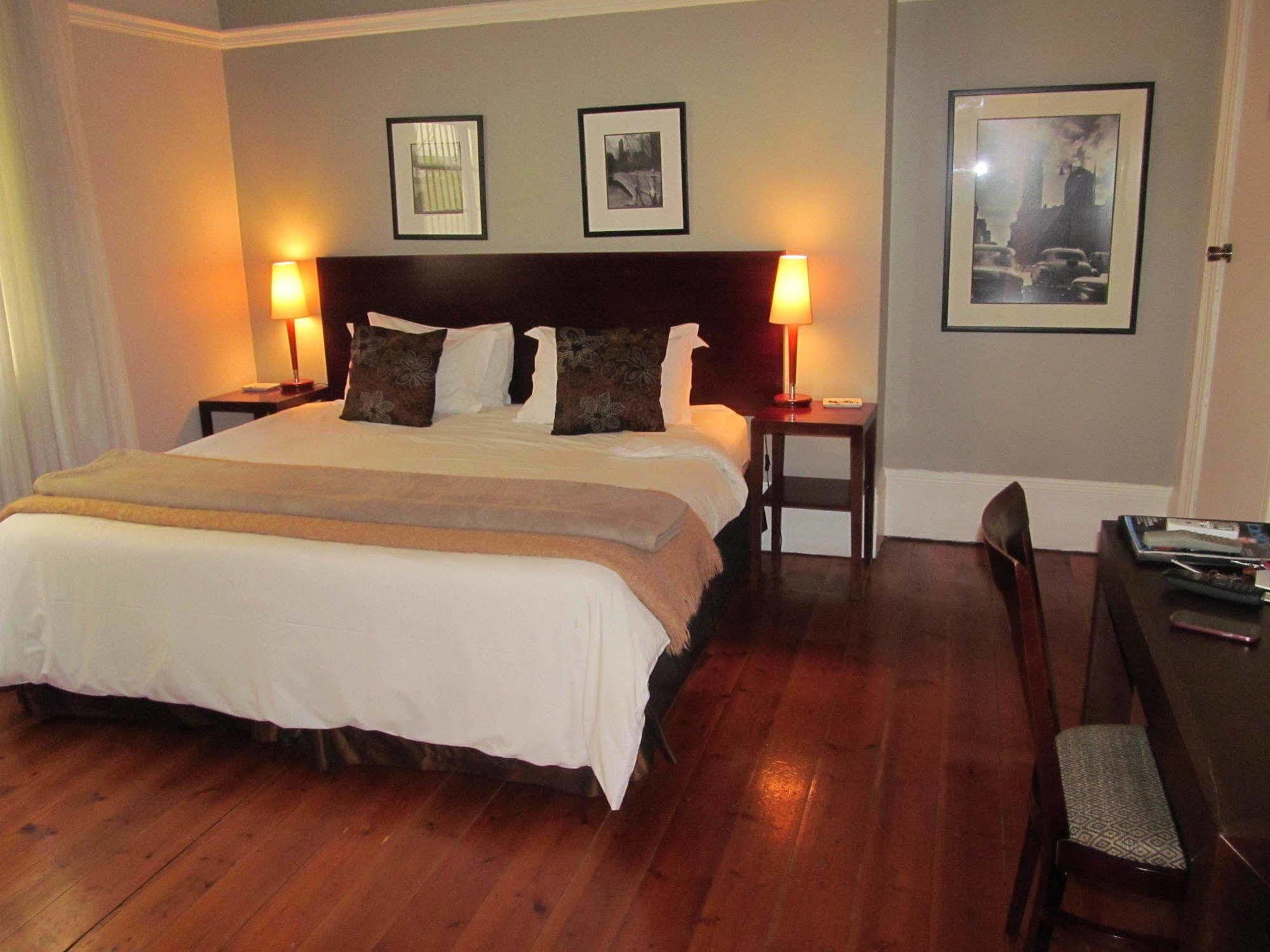 The Vic Hotel Port Elizabeth Bagian luar foto