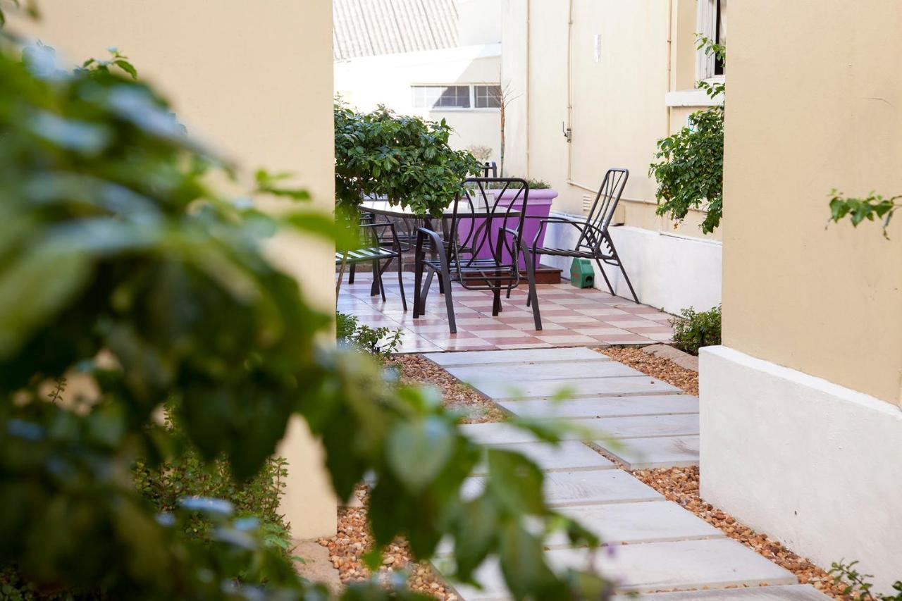 The Vic Hotel Port Elizabeth Bagian luar foto