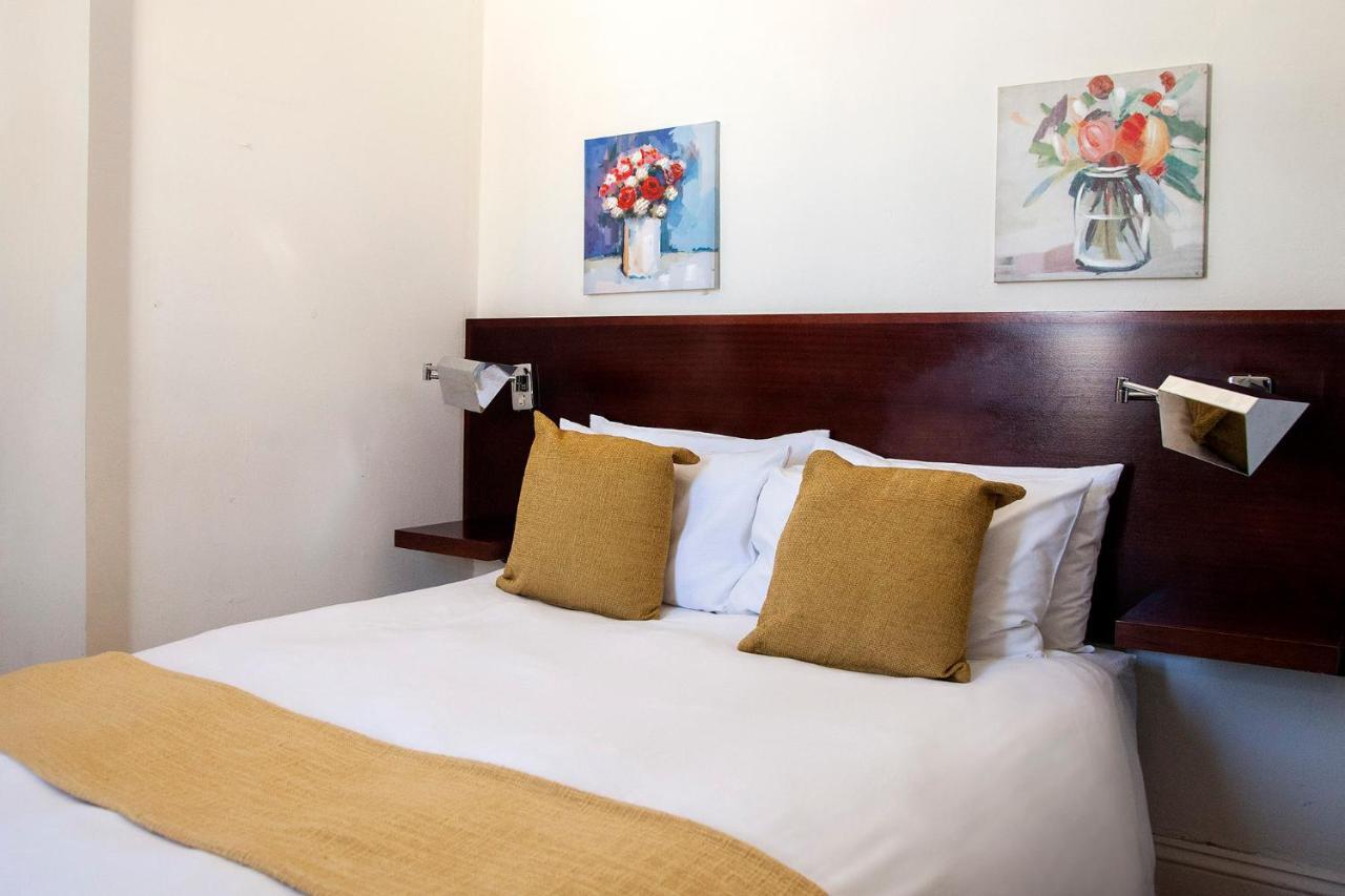 The Vic Hotel Port Elizabeth Bagian luar foto