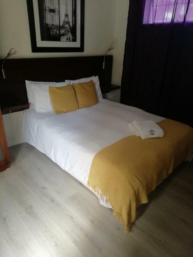 The Vic Hotel Port Elizabeth Bagian luar foto